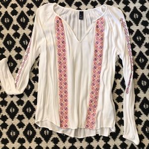 Gap white embroidered top